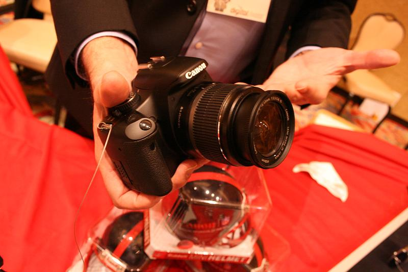 Illustration for article titled First Canon EOS Digital Rebel XSi Hands On: Your XTi Is Now Junk